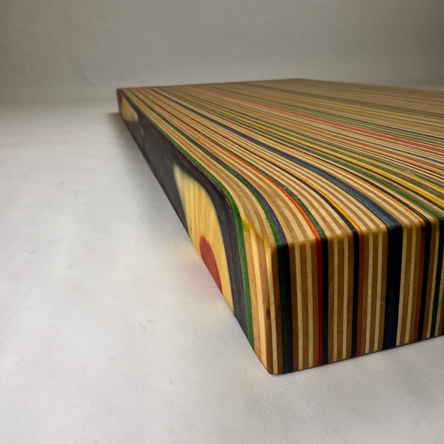 Recycled Skateboard Cutting Board (Large - 12 x 24)